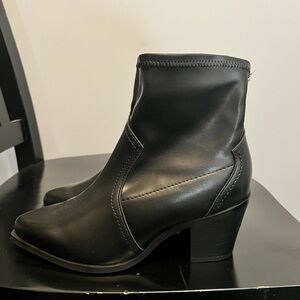 ARULA Black Ankle Booties with Block Heel